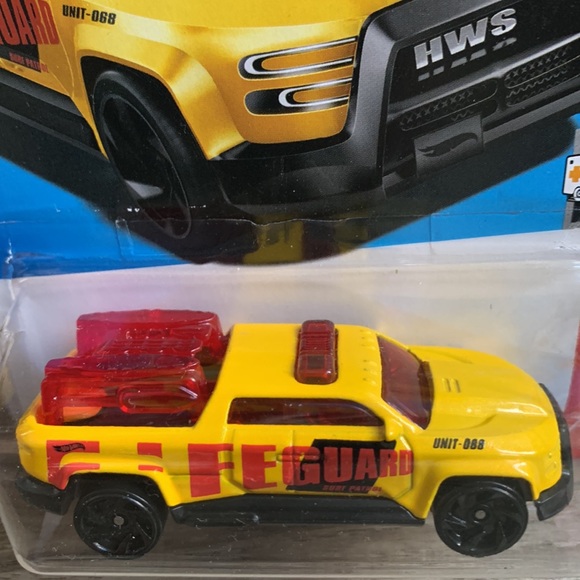 Hot Wheels Surf Duty Pick Up Truck Hotwheels HW Rescue Vehicle Yellow Pickup - Picture 4 of 6